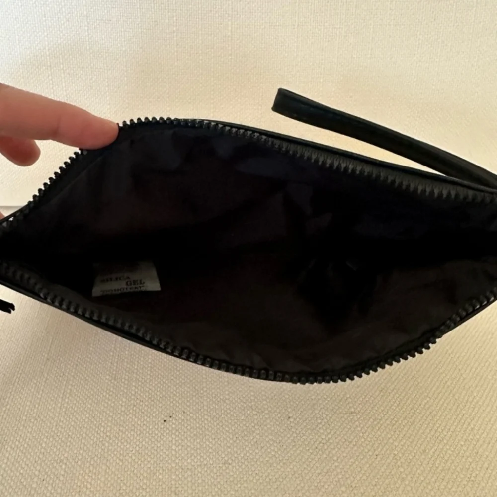 Black and Cream Cosmetic Bag
